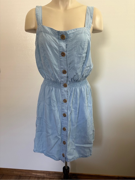 Love Tree Dresses & Skirts - Love Tree Small Light Wash Denim Sundress Button-Down Front Wide Straps